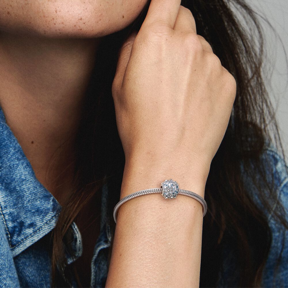 Charm Pave Margaridas