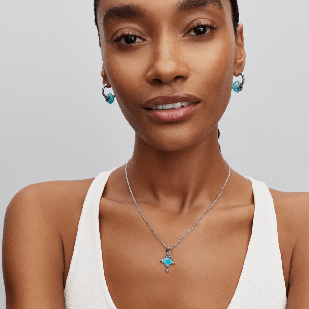 Charm Prata Pendente Arraia Azul Brilhante