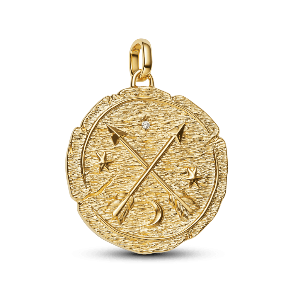 Charm Medalhão Flechas Dourado