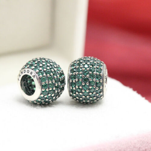 Charm pavé verde